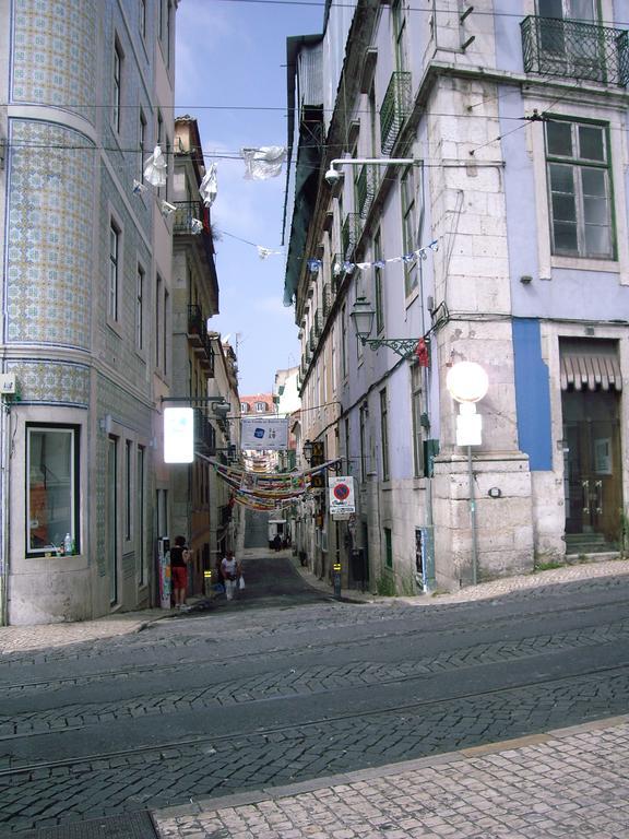 Residencial Camoes Bed & Breakfast Lisbon Exterior photo